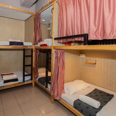 Escape Backpackers Kk Hostel โกตาคินาบาลู ภายนอก รูปภาพ