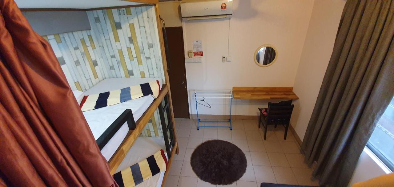Escape Backpackers Kk Hostel โกตาคินาบาลู ภายนอก รูปภาพ