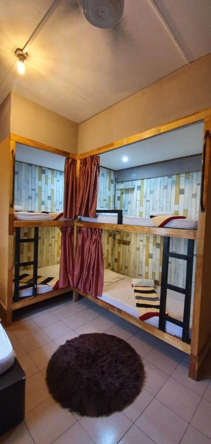 Escape Backpackers Kk Hostel โกตาคินาบาลู ภายนอก รูปภาพ