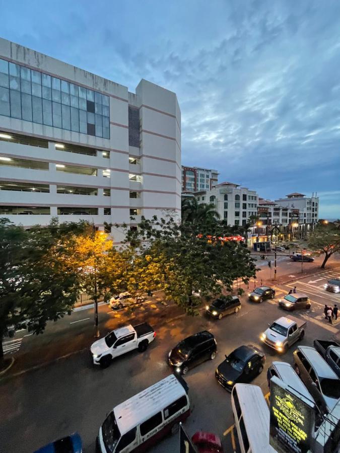 Escape Backpackers Kk Hostel โกตาคินาบาลู ภายนอก รูปภาพ