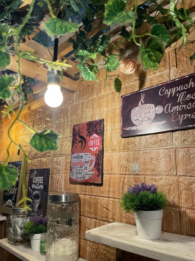 Escape Backpackers Kk Hostel โกตาคินาบาลู ภายนอก รูปภาพ