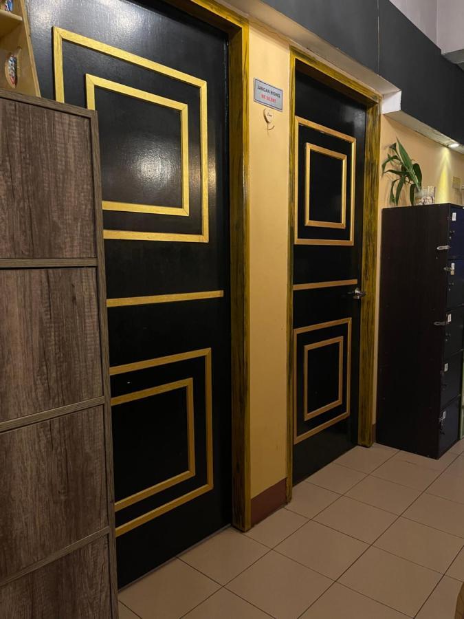 Escape Backpackers Kk Hostel โกตาคินาบาลู ภายนอก รูปภาพ