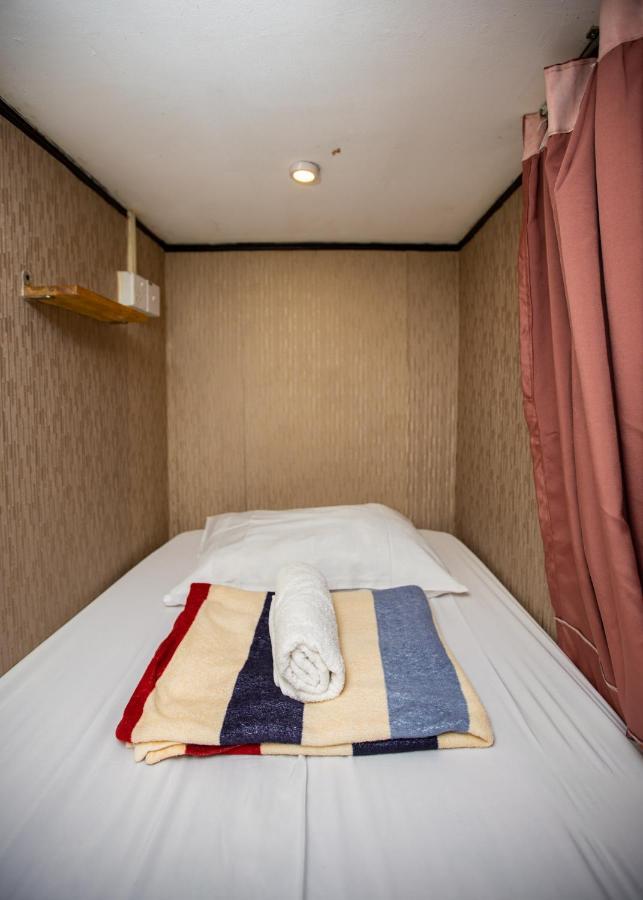 Escape Backpackers Kk Hostel โกตาคินาบาลู ภายนอก รูปภาพ