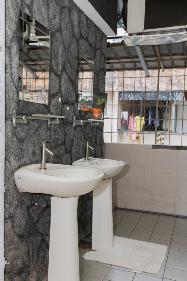 Escape Backpackers Kk Hostel โกตาคินาบาลู ภายนอก รูปภาพ