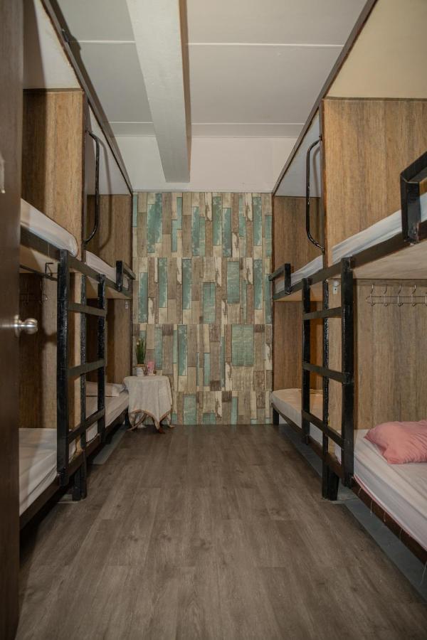Escape Backpackers Kk Hostel โกตาคินาบาลู ภายนอก รูปภาพ