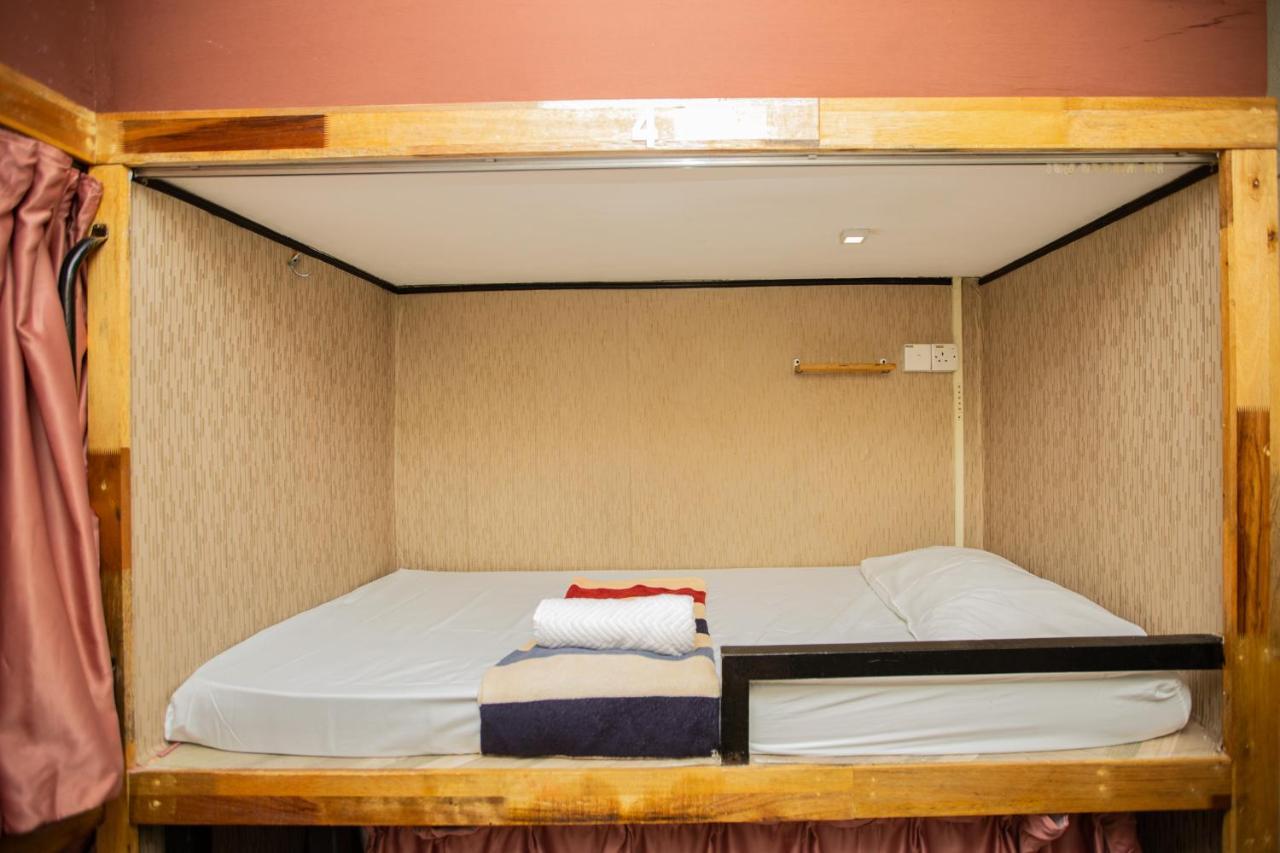 Escape Backpackers Kk Hostel โกตาคินาบาลู ภายนอก รูปภาพ